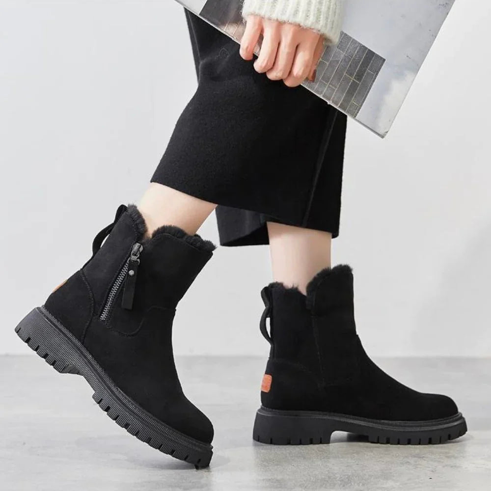 Damskie buty z cholewką z futra i wzorzystą podeszwą