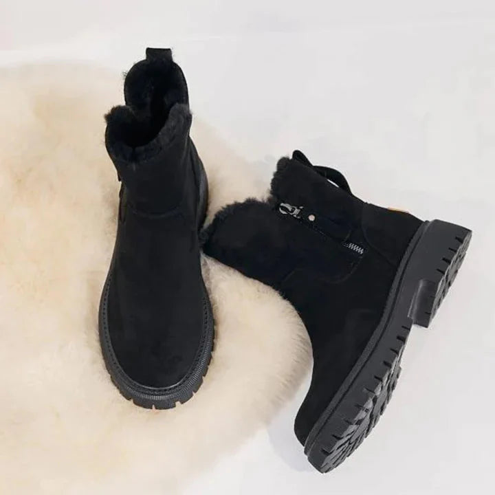 Damskie buty z cholewką z futra i wzorzystą podeszwą