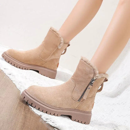 Damskie buty z cholewką z futra i wzorzystą podeszwą